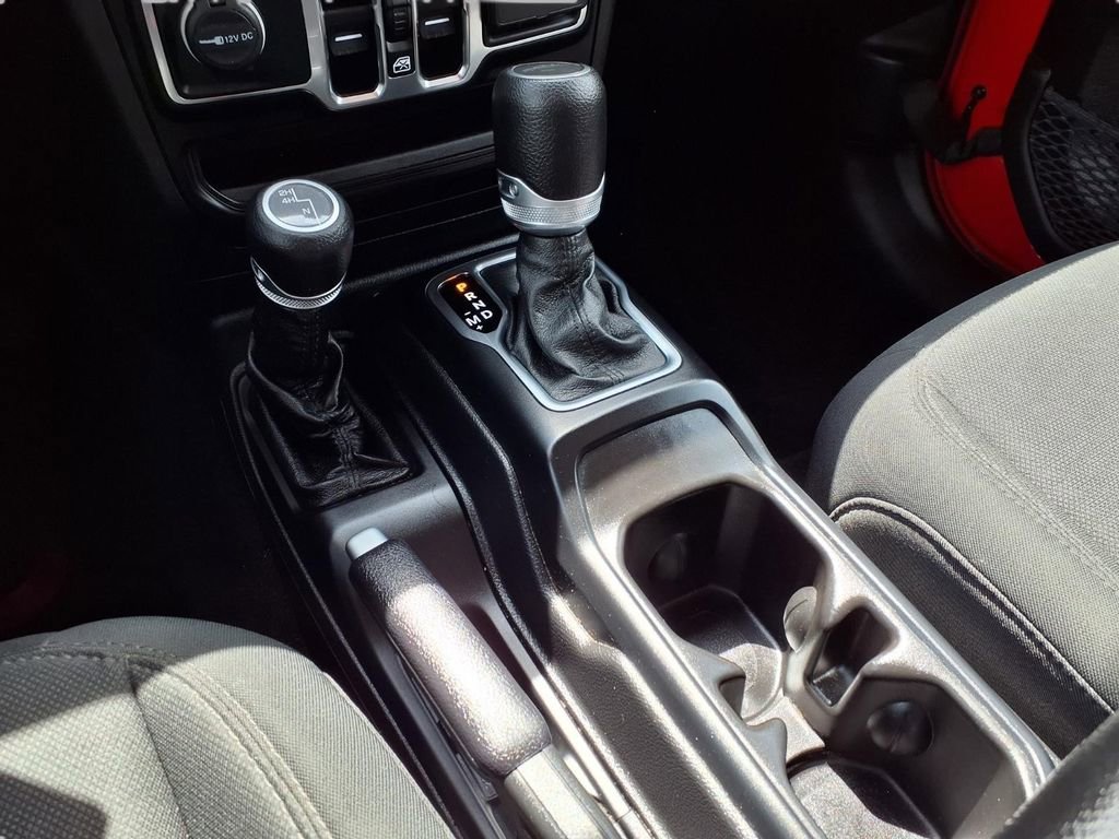 Used 2021 Jeep Gladiator Willys image 11