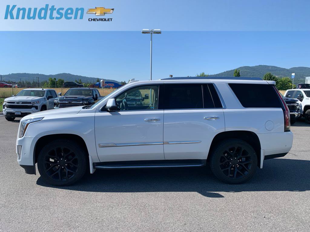 Used 2017 Cadillac Escalade Luxury AWD/4WD image 4