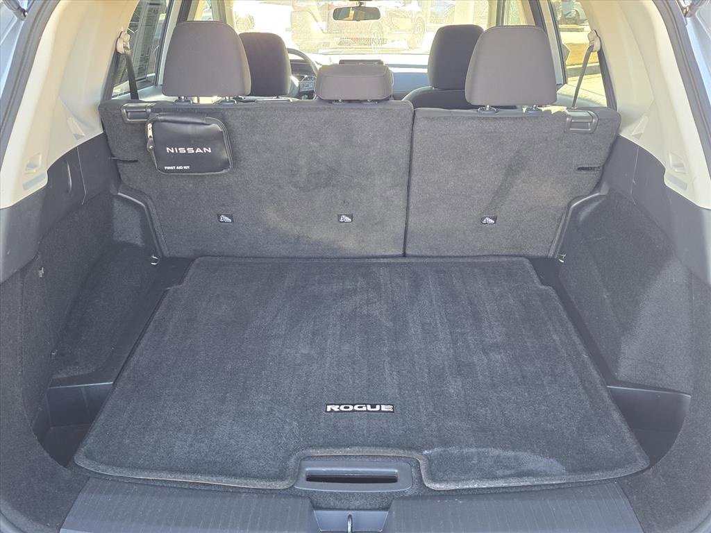 Used 2024 Nissan Rogue S image 14