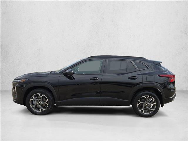 Used 2025 Chevrolet Trax LT w/ Sunroof Package image 9
