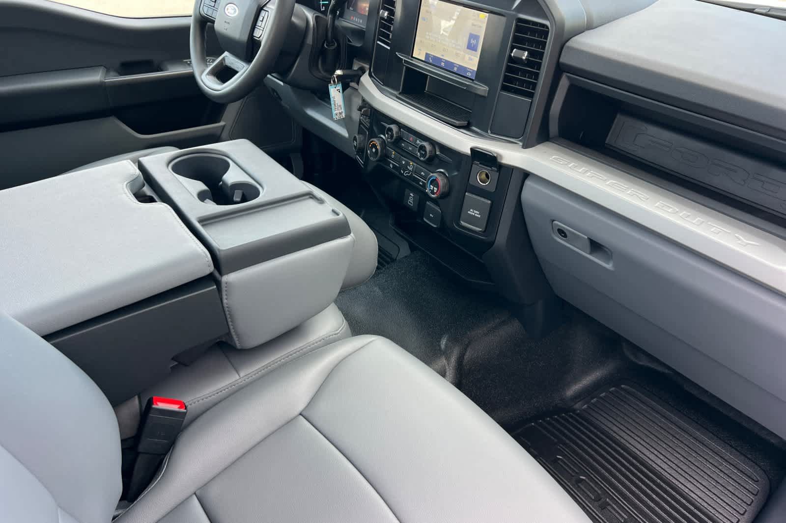 New 2026 Ford F250 XL w/ XL Chrome Package RWD image 16