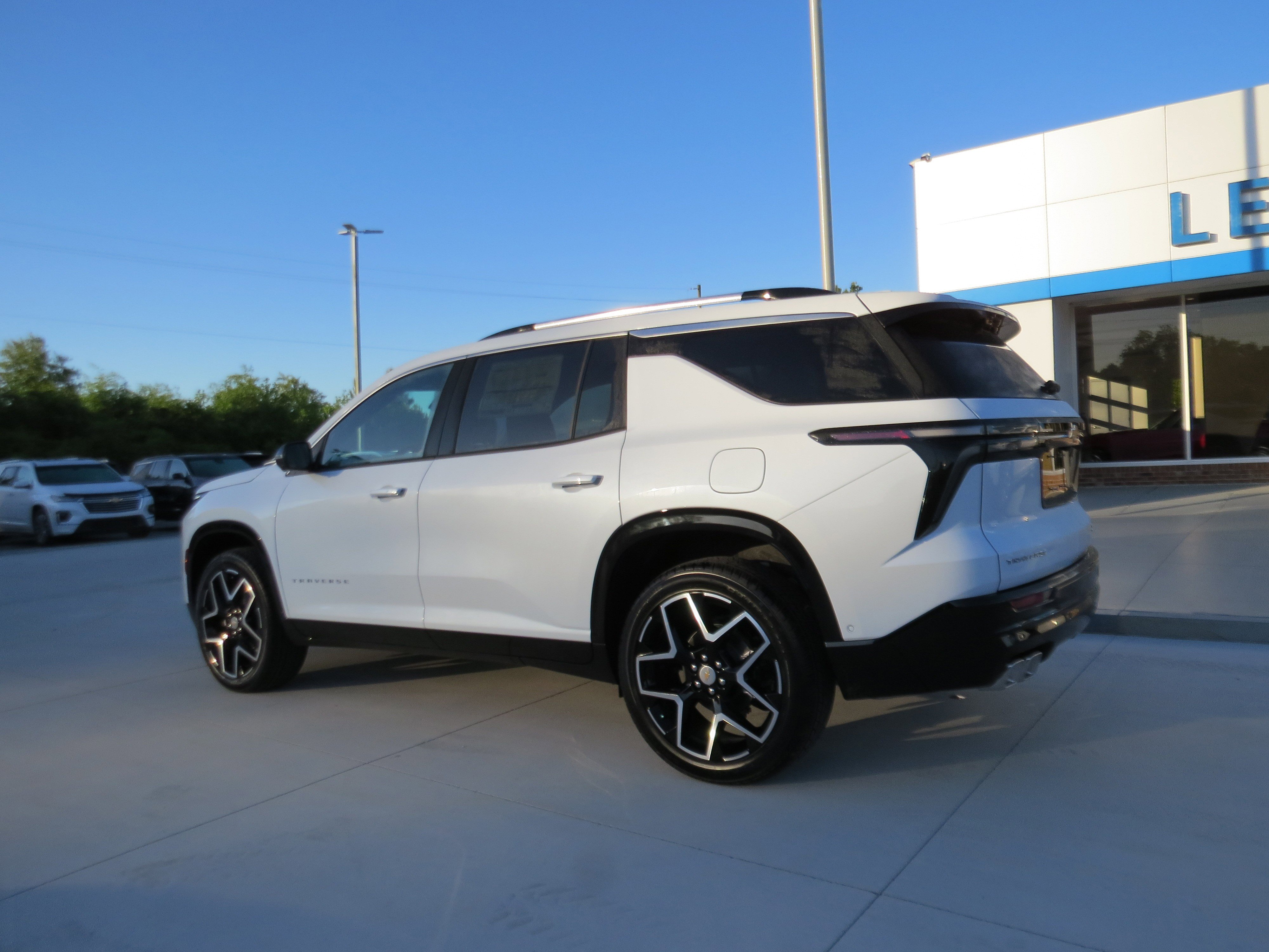 New 2026 Chevrolet Traverse High Country FWD image 3