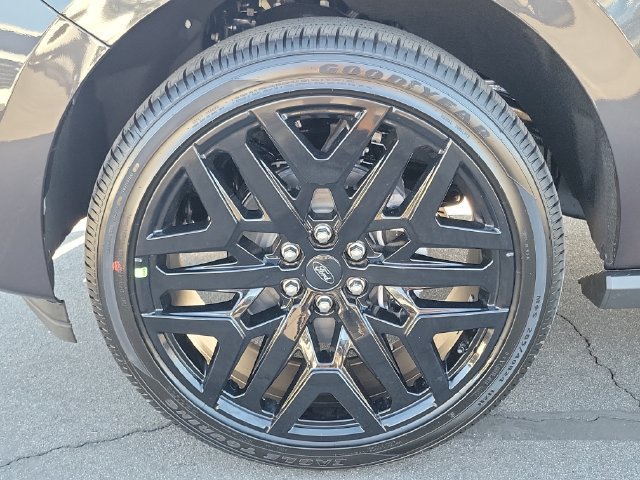 New 2027 Ford Expedition Platinum w/ Stealth Performance Package AWD/4WD image 25