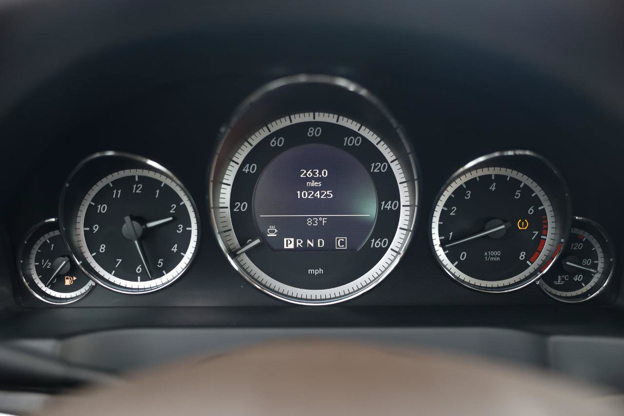 Used 2010 Mercedes-Benz E 350 Coupe image 28