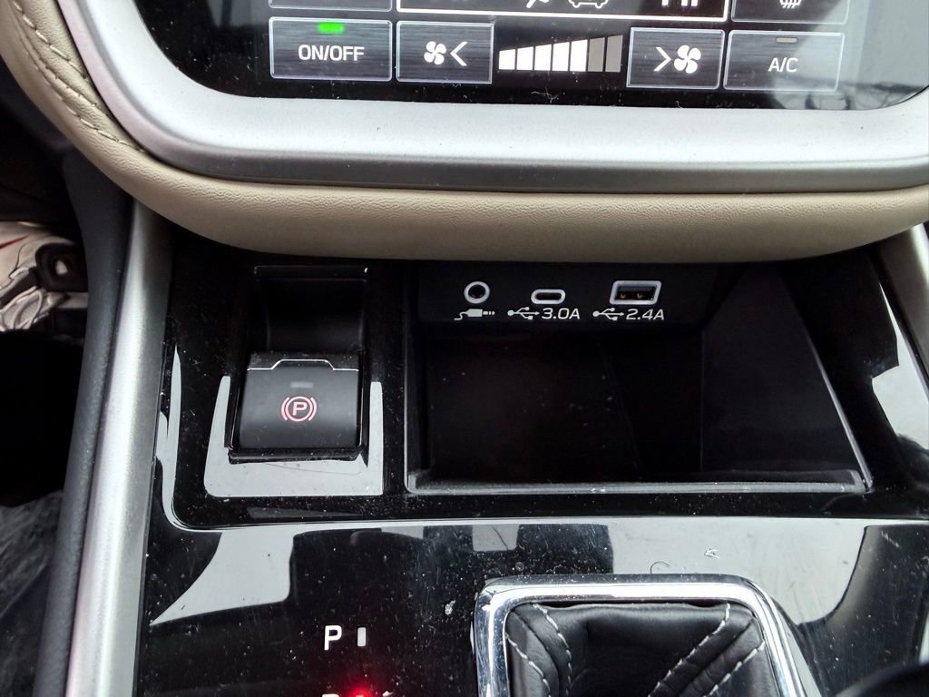 Certified 2025 Subaru Outback Limited image 13