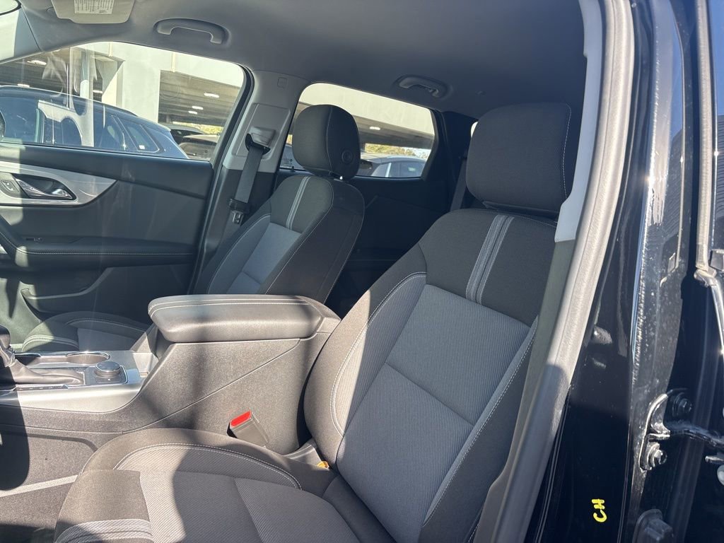 Used 2025 Chevrolet Blazer LT image 13