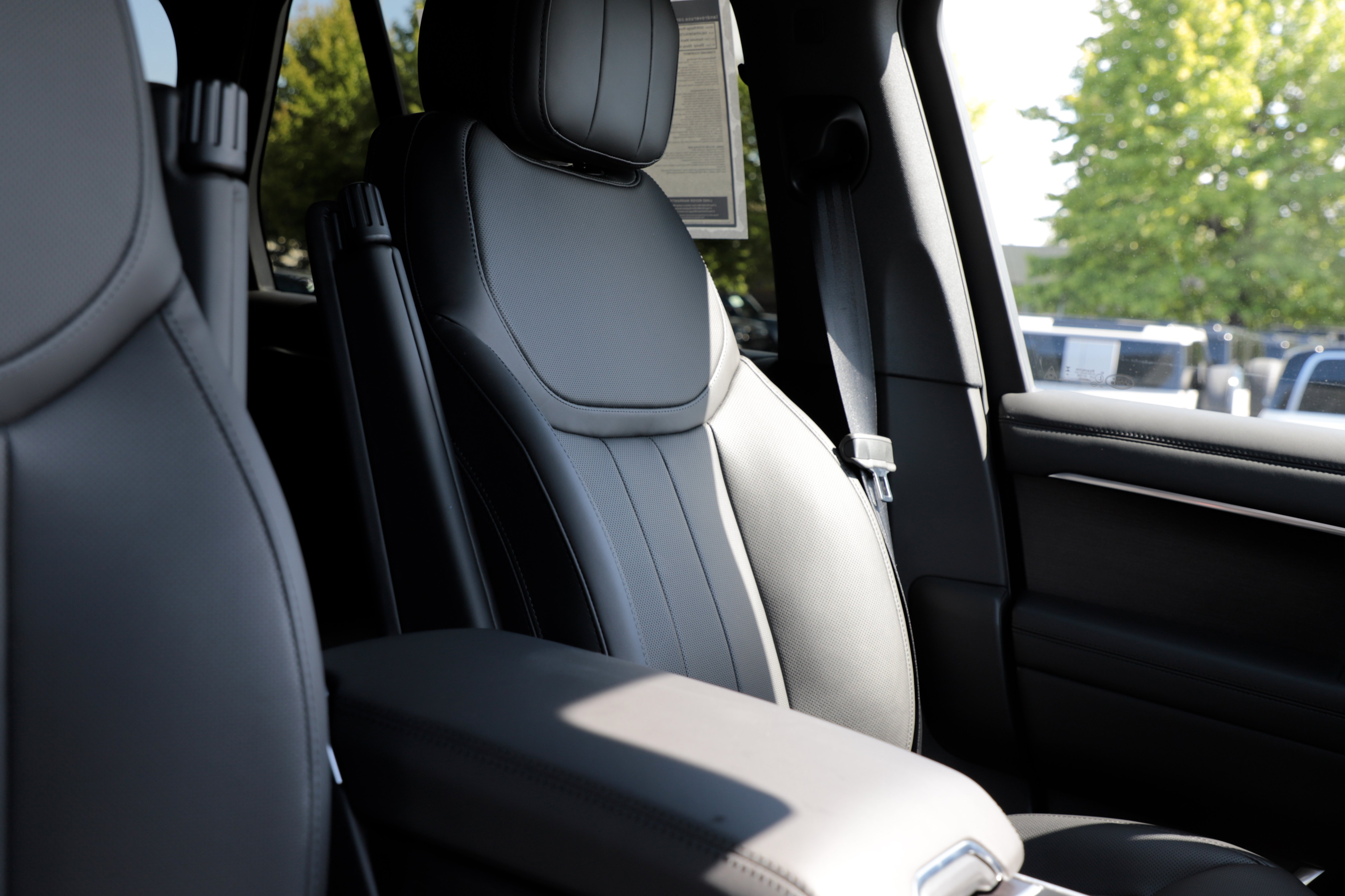 New 2026 Land Rover Range Rover SE AWD/4WD image 11