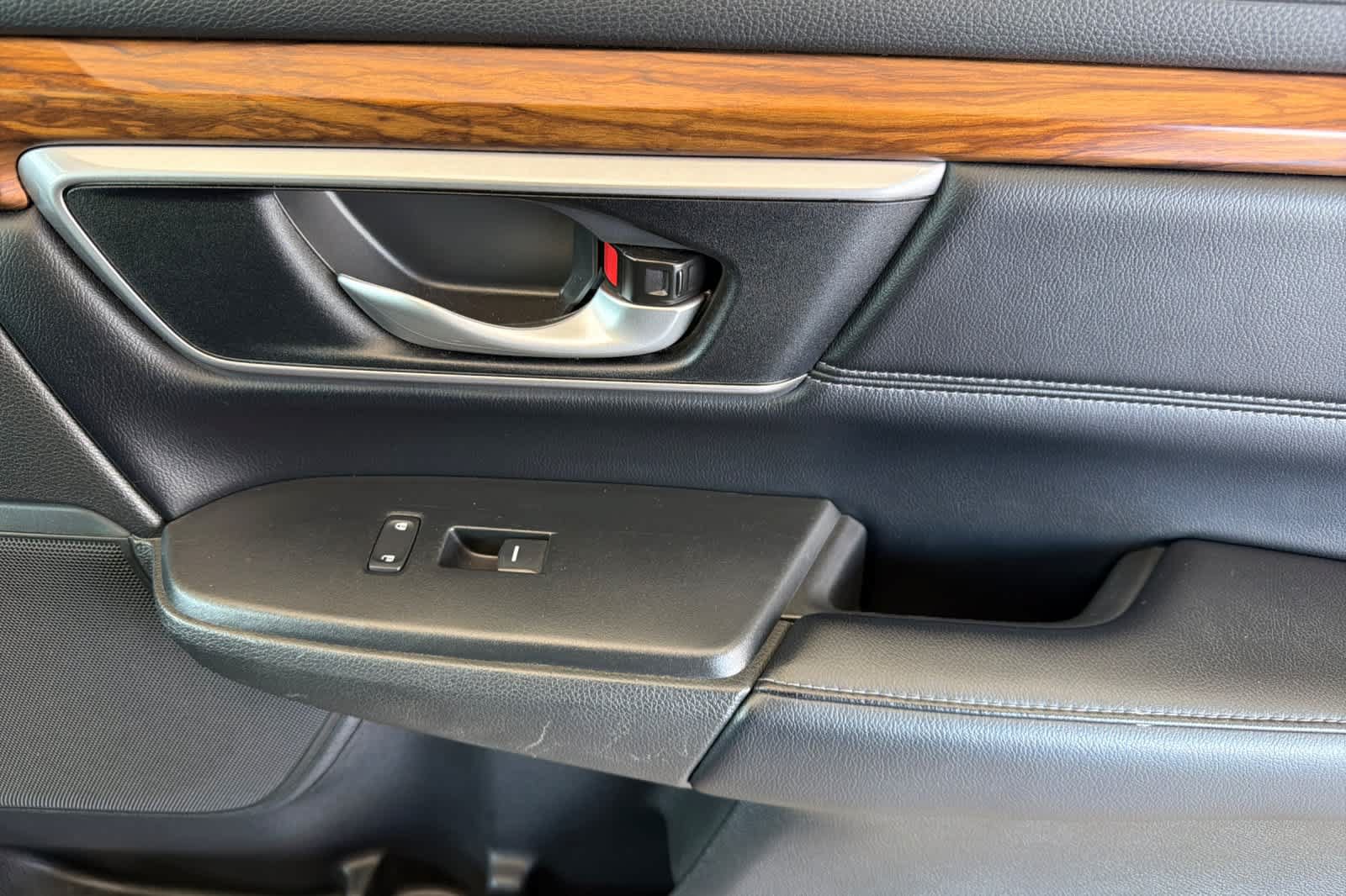 Used 2018 Honda CR-V Touring image 19