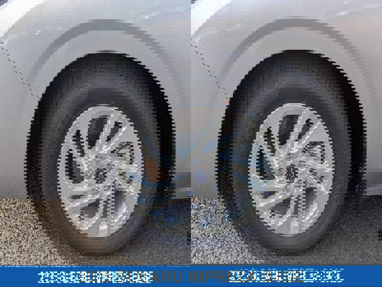 Certified 2025 Subaru Impreza 2.0i image 7