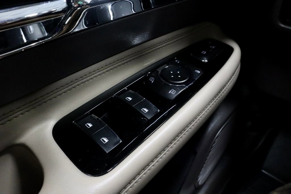 Used 2021 Lincoln Corsair AWD w/ Equipment Group 101A image 28