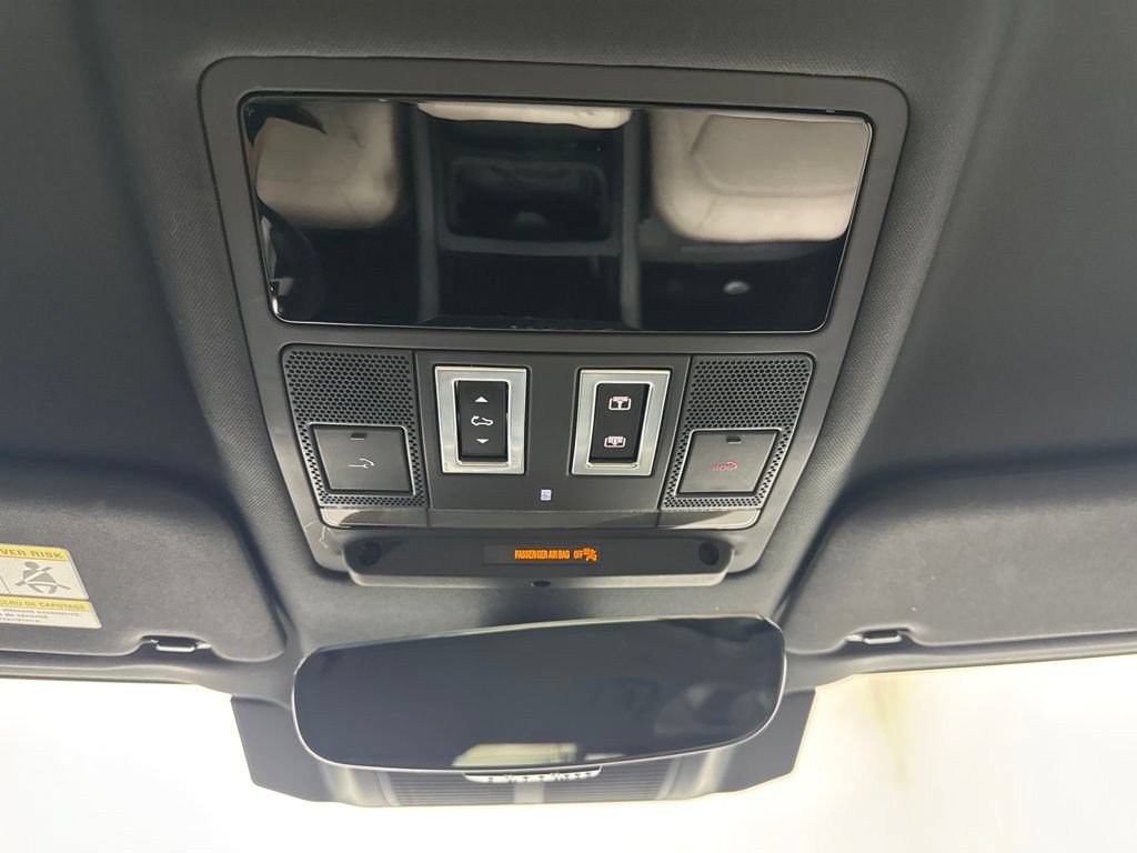 Used 2023 Land Rover Defender 110 SE AWD/4WD image 26