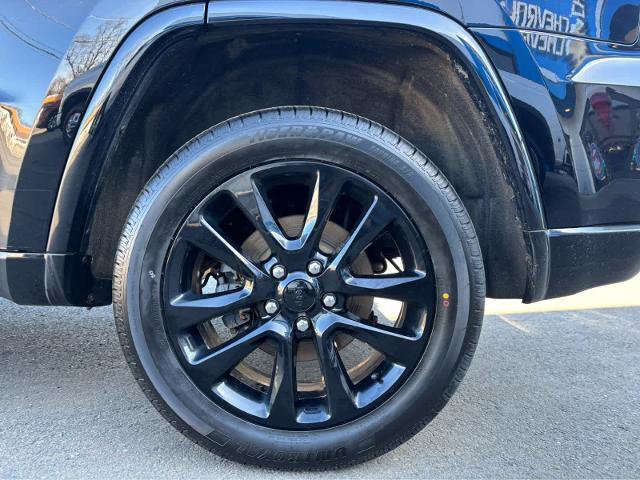 Used 2019 Jeep Grand Cherokee Altitude image 4