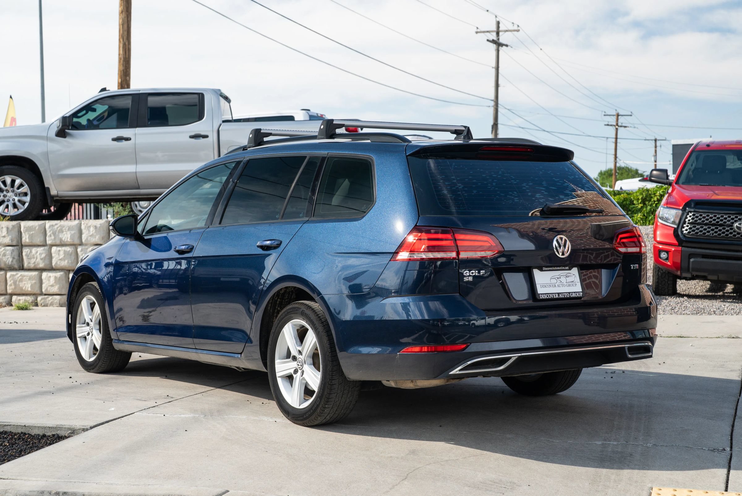 Used 2018 Volkswagen Golf SE FWD image 5