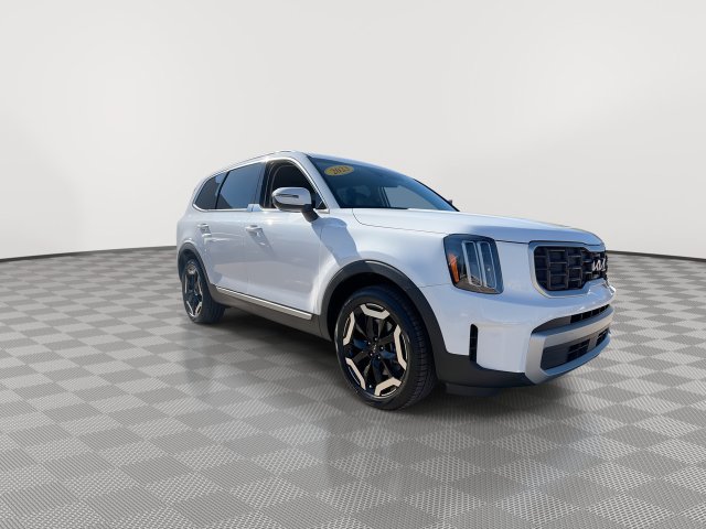 Certified 2023 Kia Telluride S AWD/4WD image 3