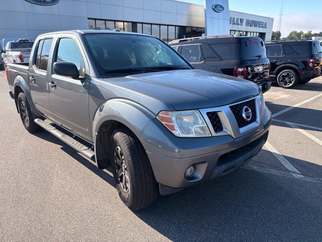 Used 2018 Nissan Frontier SV RWD image 2