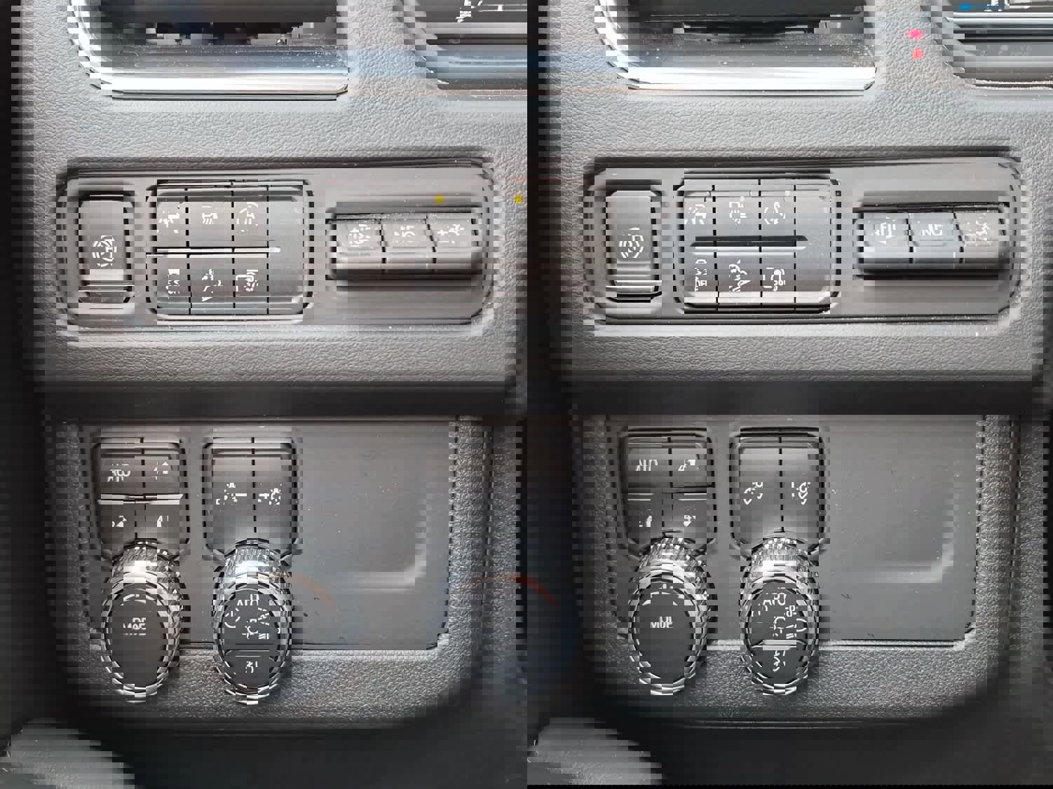 Used 2023 GMC Yukon XL AT4 w/ AT4 Premium Package image 22