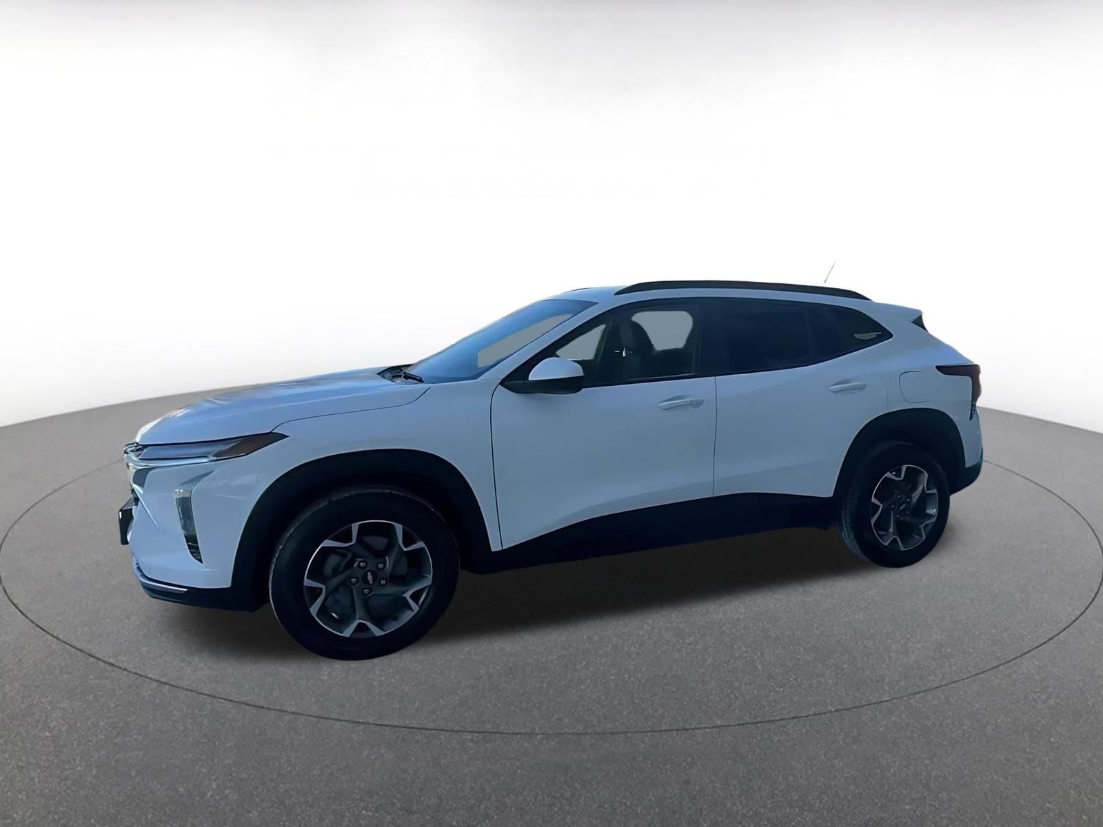 Used 2025 Chevrolet Trax LT w/ LT Convenience Package image 7