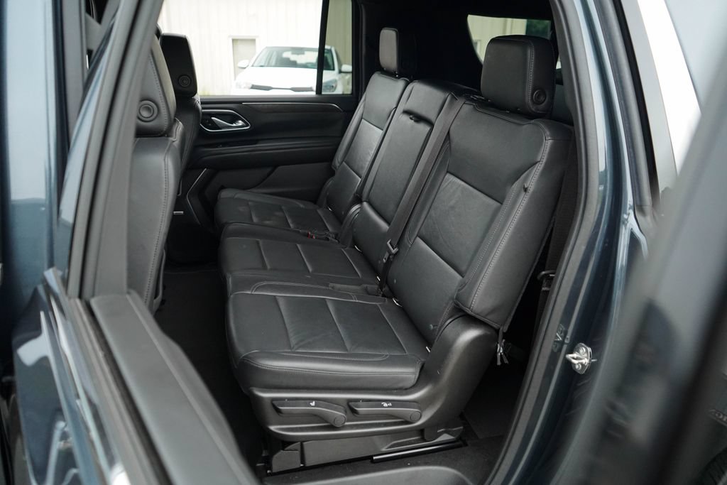 Used 2021 Chevrolet Suburban LT RWD image 9