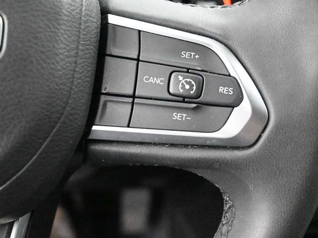 Used 2024 Jeep Compass Latitude image 38