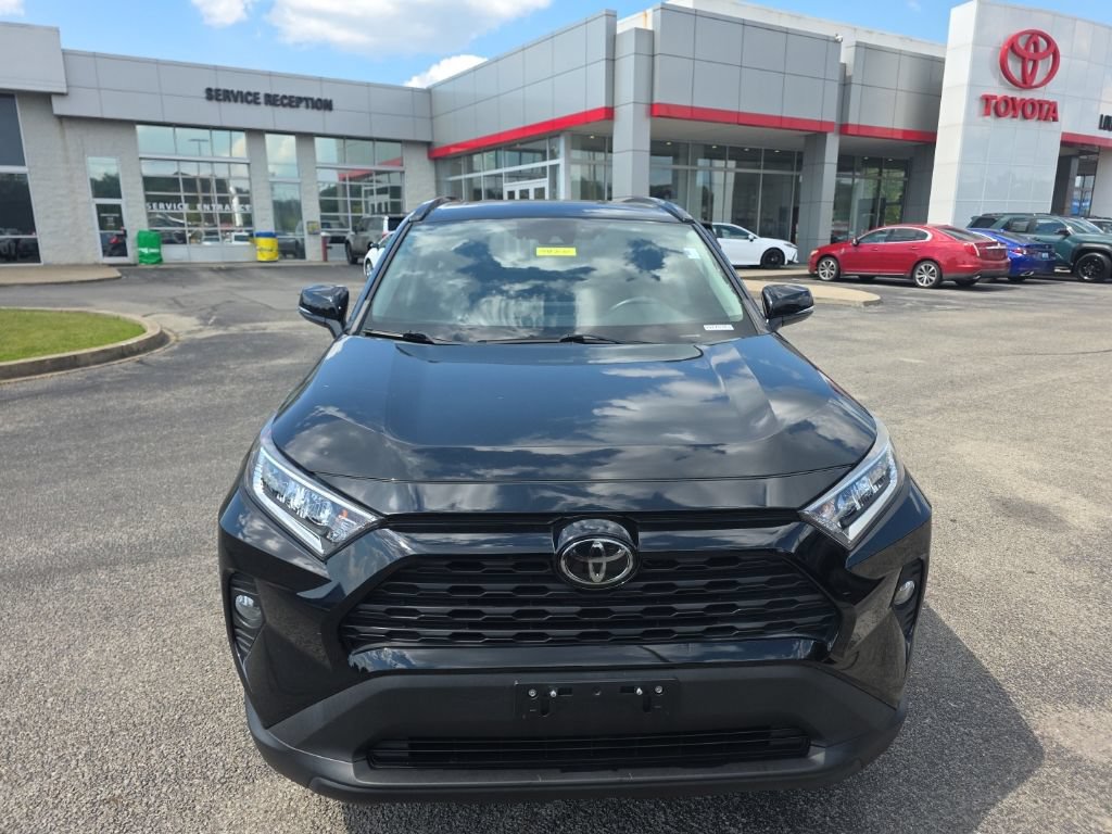 Used 2020 Toyota RAV4 XLE w/ Convenience Package AWD/4WD image 3