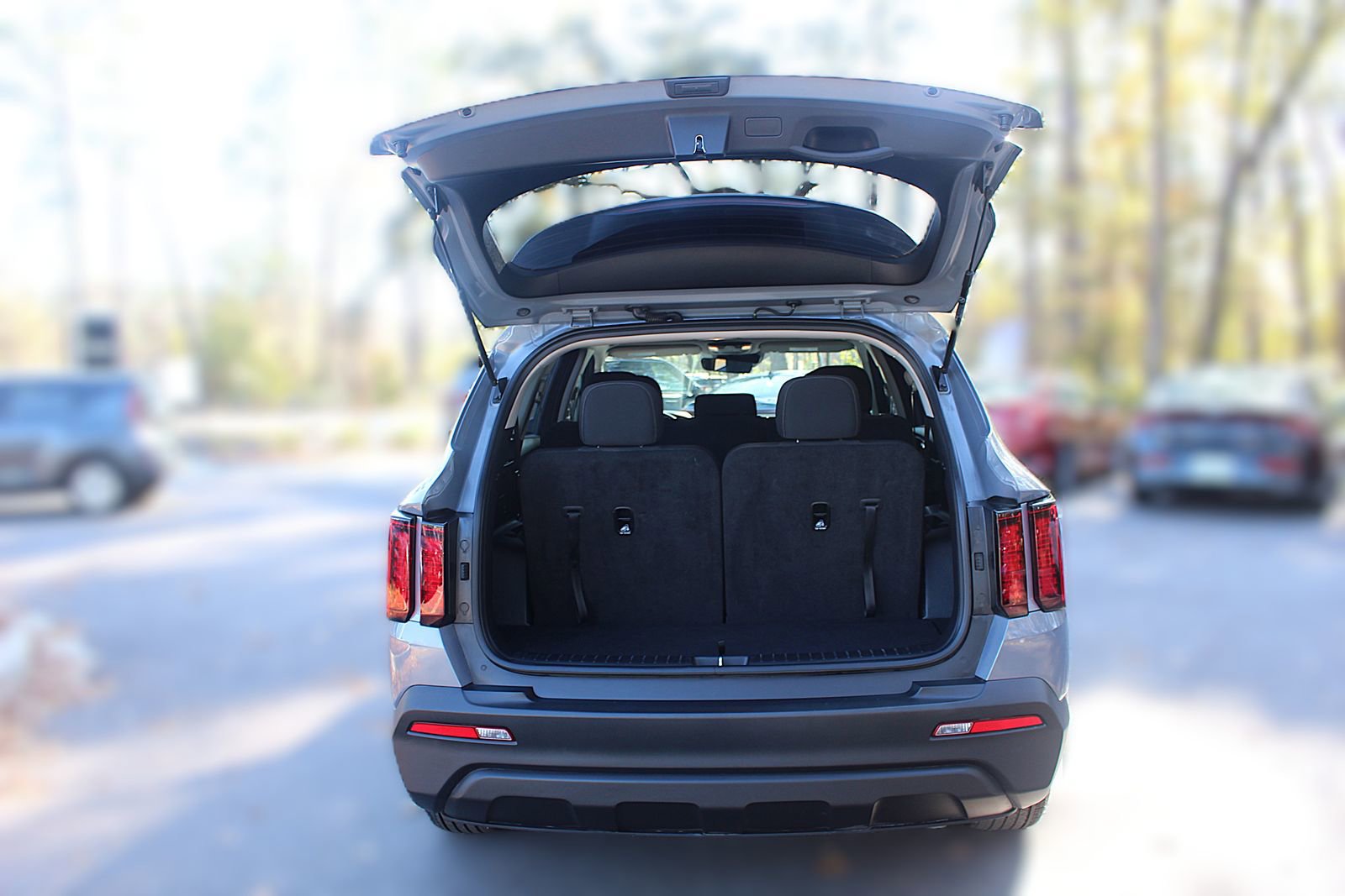 Used 2023 Kia Sorento LX image 9