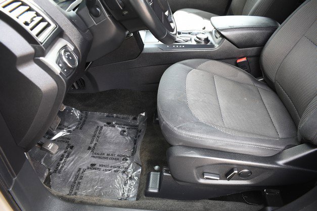 Used 2017 Ford Explorer XLT image 15