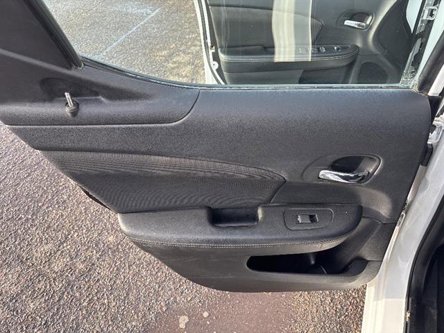 Used 2012 Dodge Avenger SE image 17