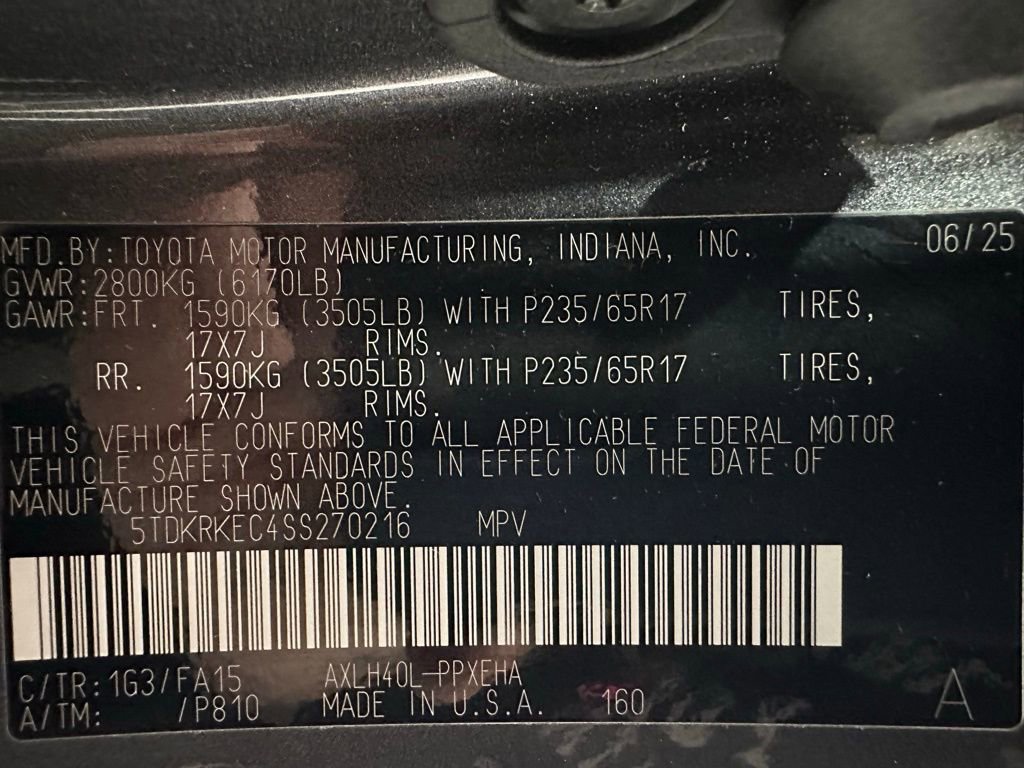 Used 2025 Toyota Sienna LE image 11