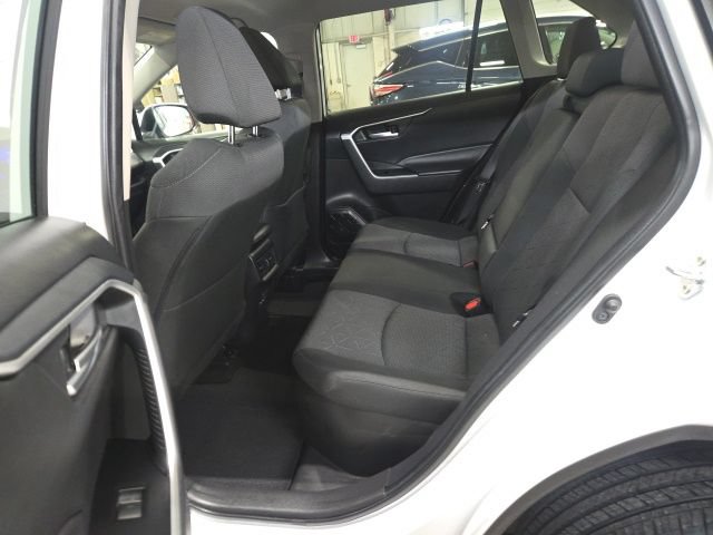 Used 2025 Toyota RAV4 XLE AWD/4WD image 27
