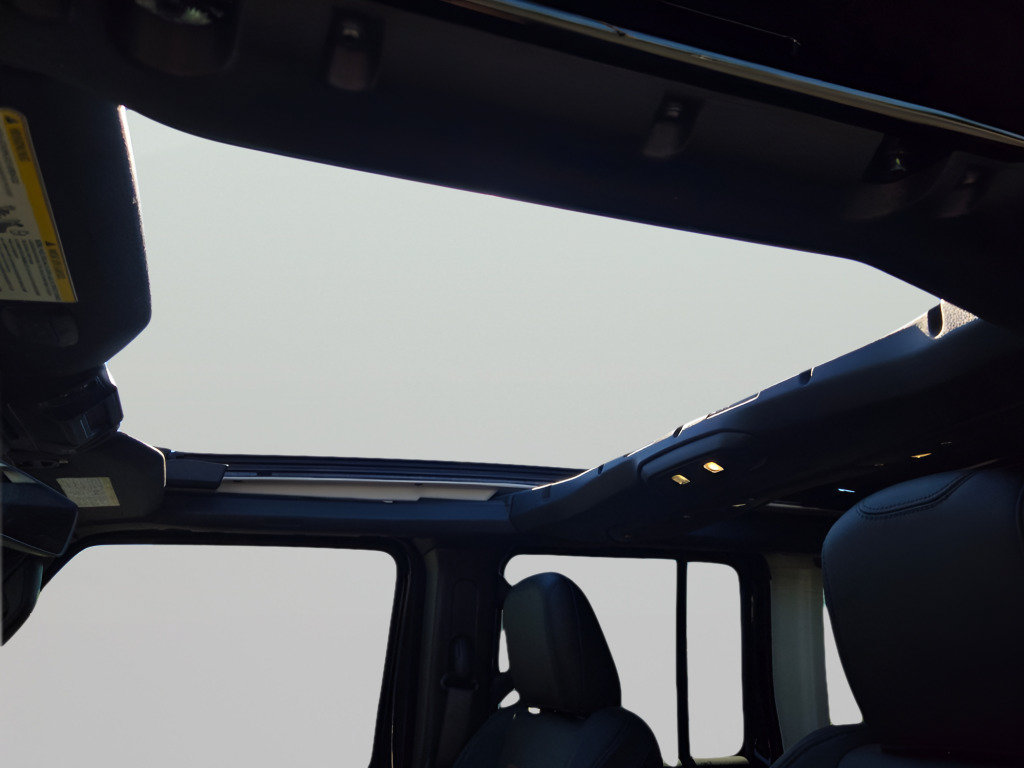 New 2027 Jeep Wrangler Unlimited Rubicon AWD/4WD image 34