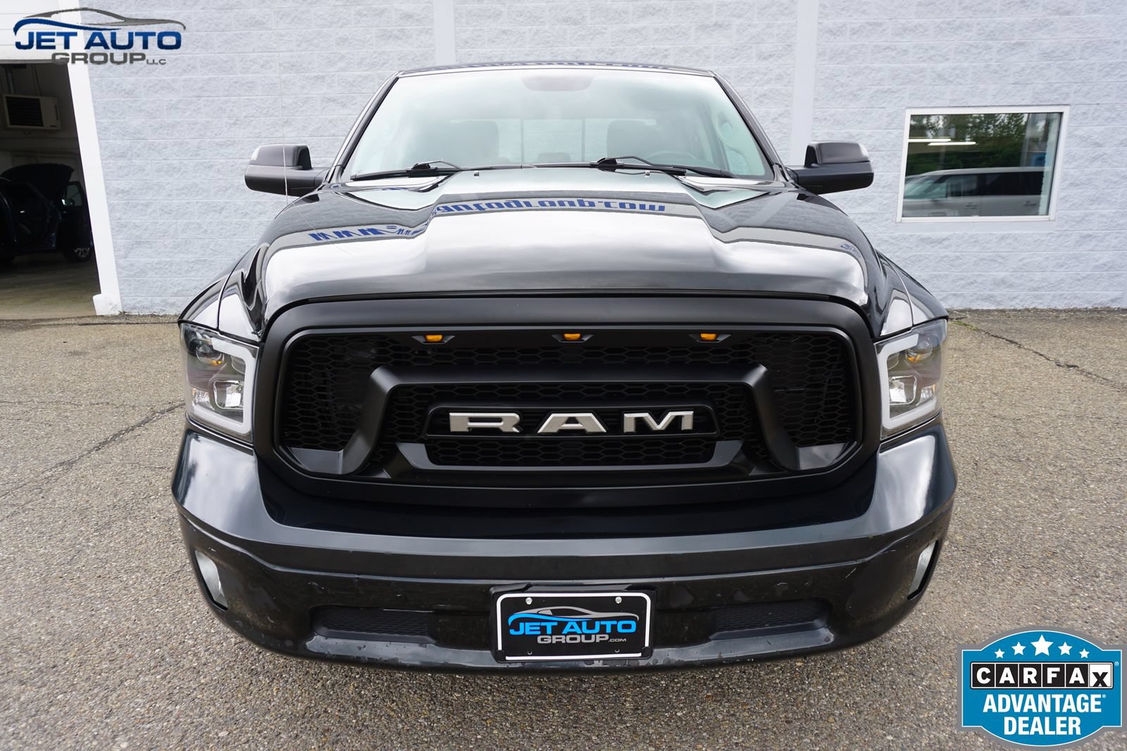 Used 2016 RAM 1500 Laramie AWD/4WD image 2