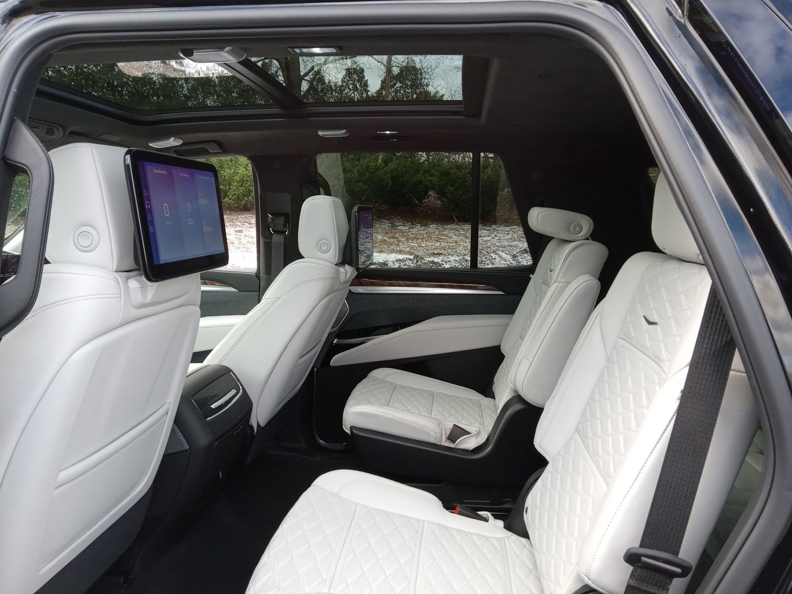 Used 2025 Cadillac Escalade Sport Platinum w/ LPO, ONYX Package image 24