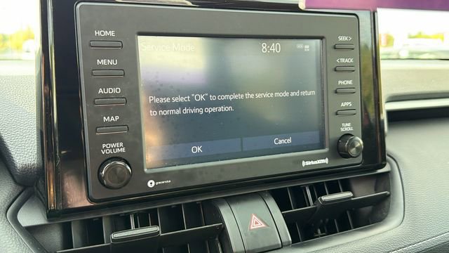 Used 2021 Toyota RAV4 XLE w/ Convenience Package AWD/4WD image 12