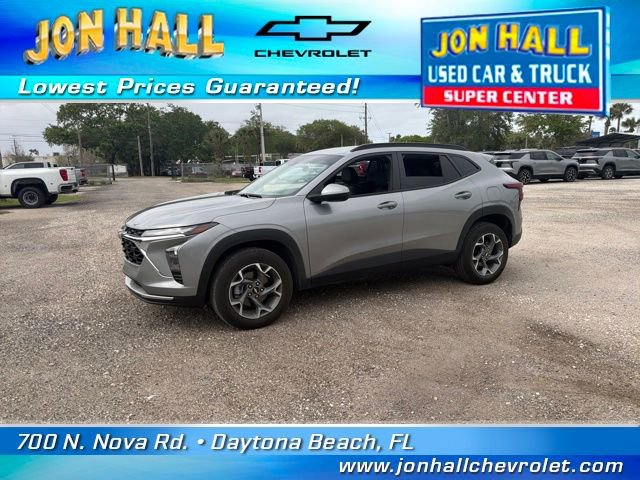 Used 2024 Chevrolet Trax LT w/ Driver Confidence Package image 3