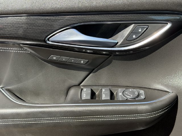 Used 2021 Buick Envision Essence w/ Sport Touring Package FWD image 23