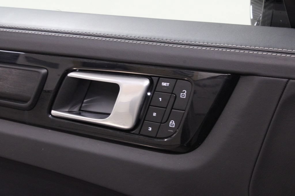 Certified 2023 Porsche Cayenne Turbo GT AWD/4WD image 18