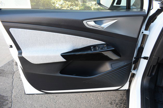 Used 2023 Volkswagen ID.4 Pro image 13