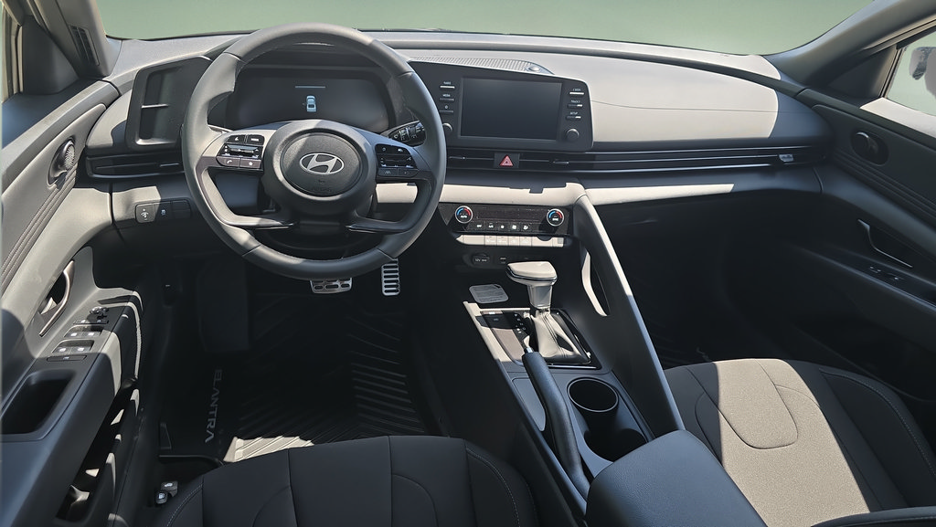 New 2026 Hyundai Elantra Sport FWD image 16