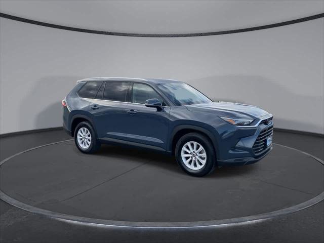 Certified 2025 Toyota Grand Highlander AWD image 2