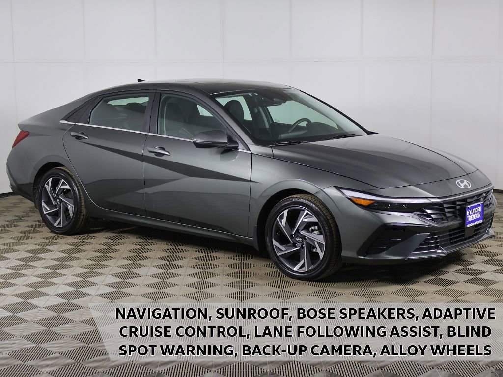 Used 2025 Hyundai Elantra Limited FWD image 15