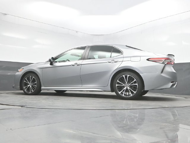 Used 2019 Toyota Camry SE FWD image 38