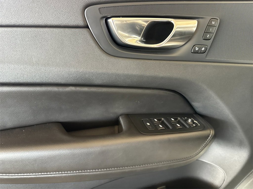 Certified 2023 Volvo XC60 B5 Core w/ Climate Package image 10