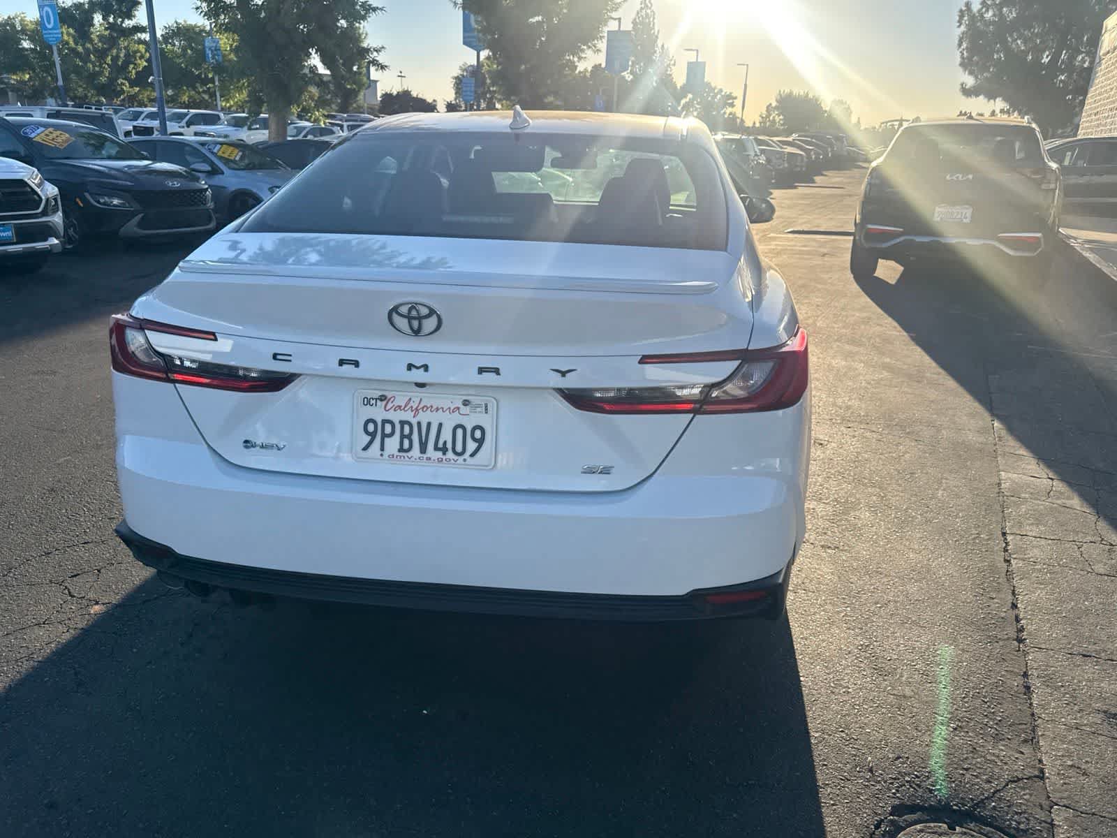 Used 2025 Toyota Camry SE FWD image 6