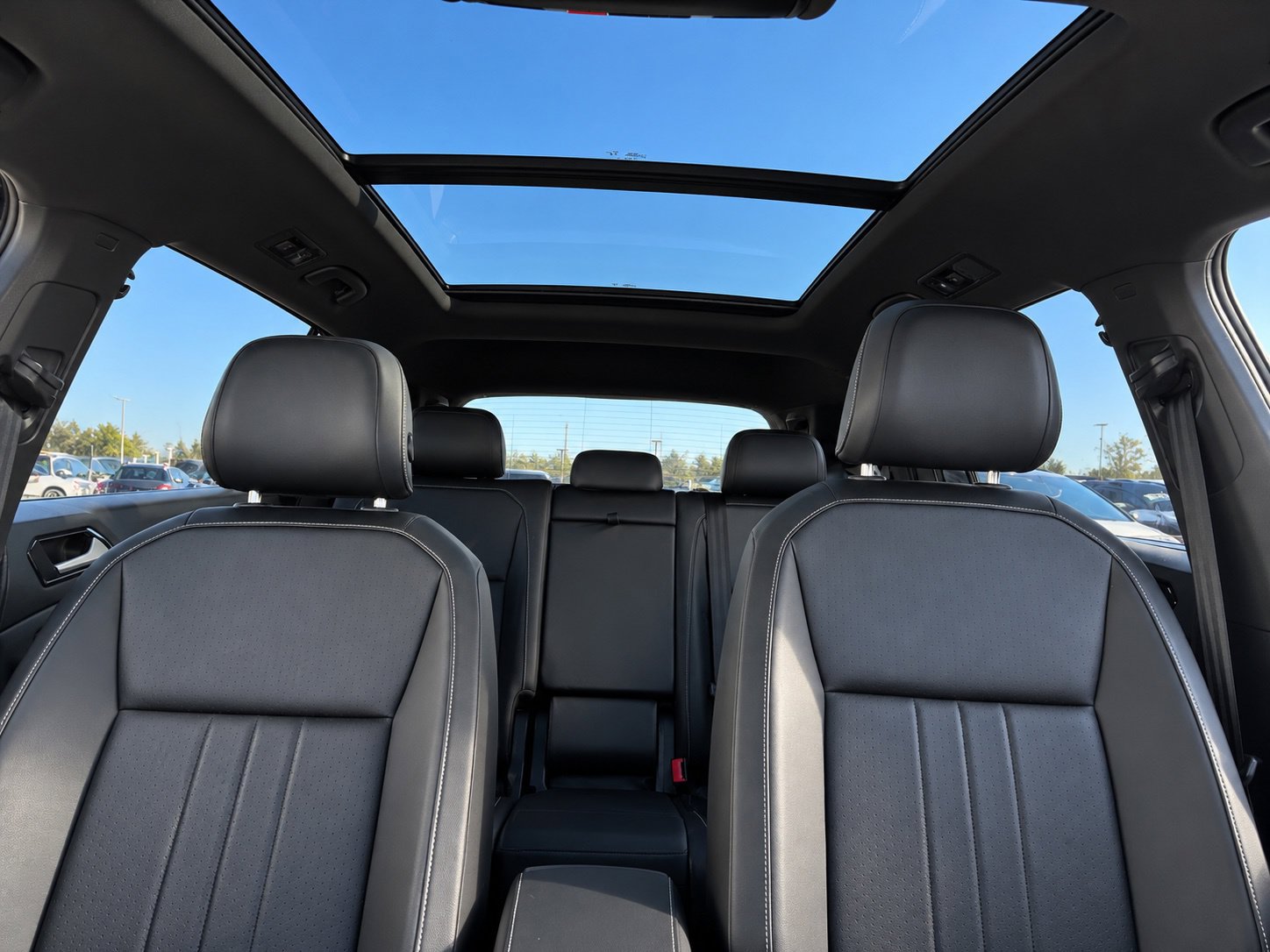 Certified 2023 Volkswagen Tiguan SE R-Line FWD image 13