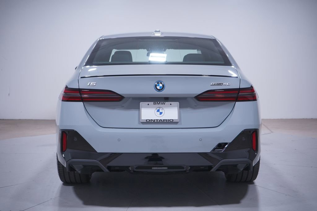 New 2026 BMW i5 eDrive40 w/ M Sport Package image 5