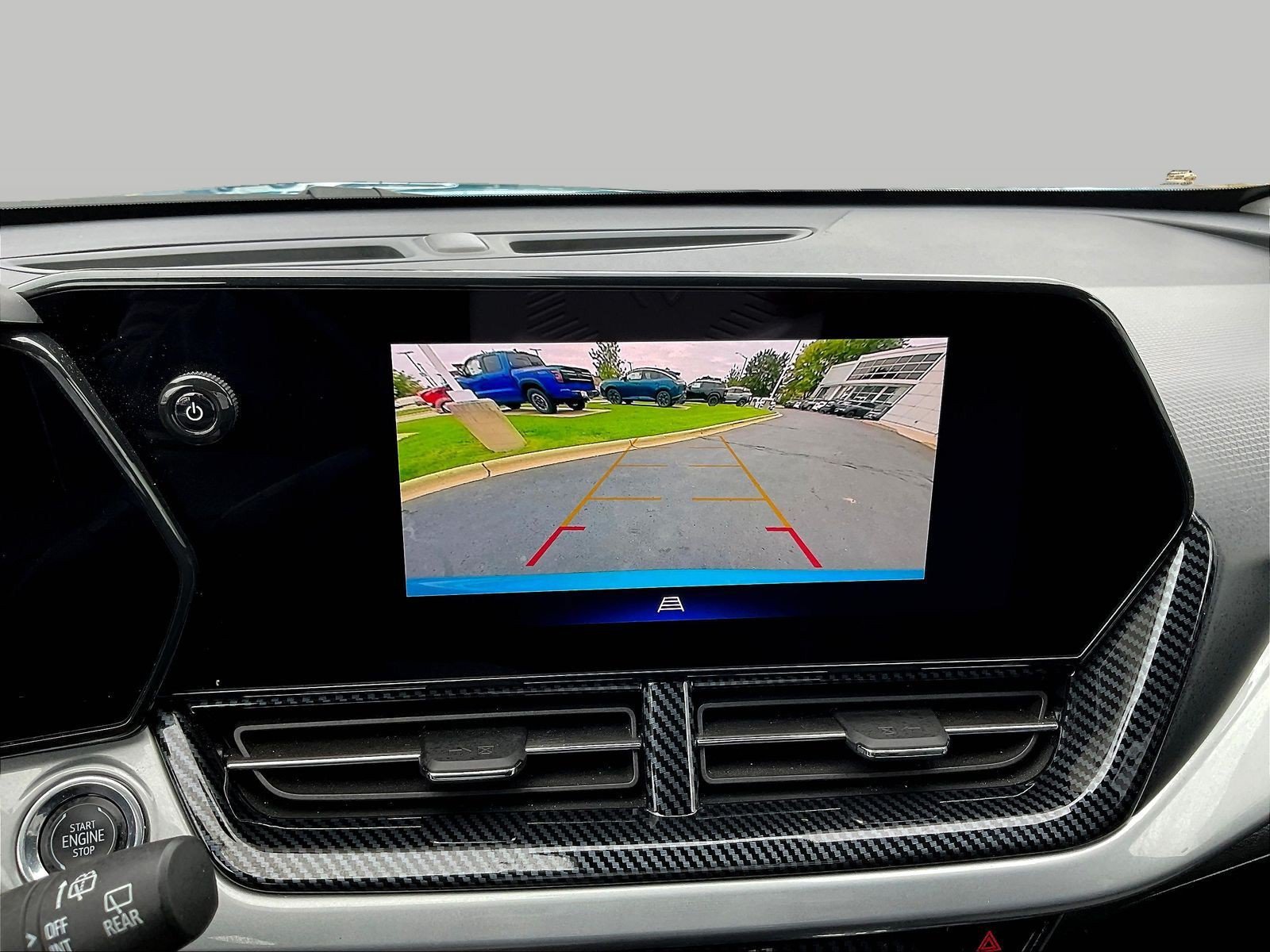 Used 2025 Chevrolet Trax LT w/ Driver Confidence Package FWD image 17