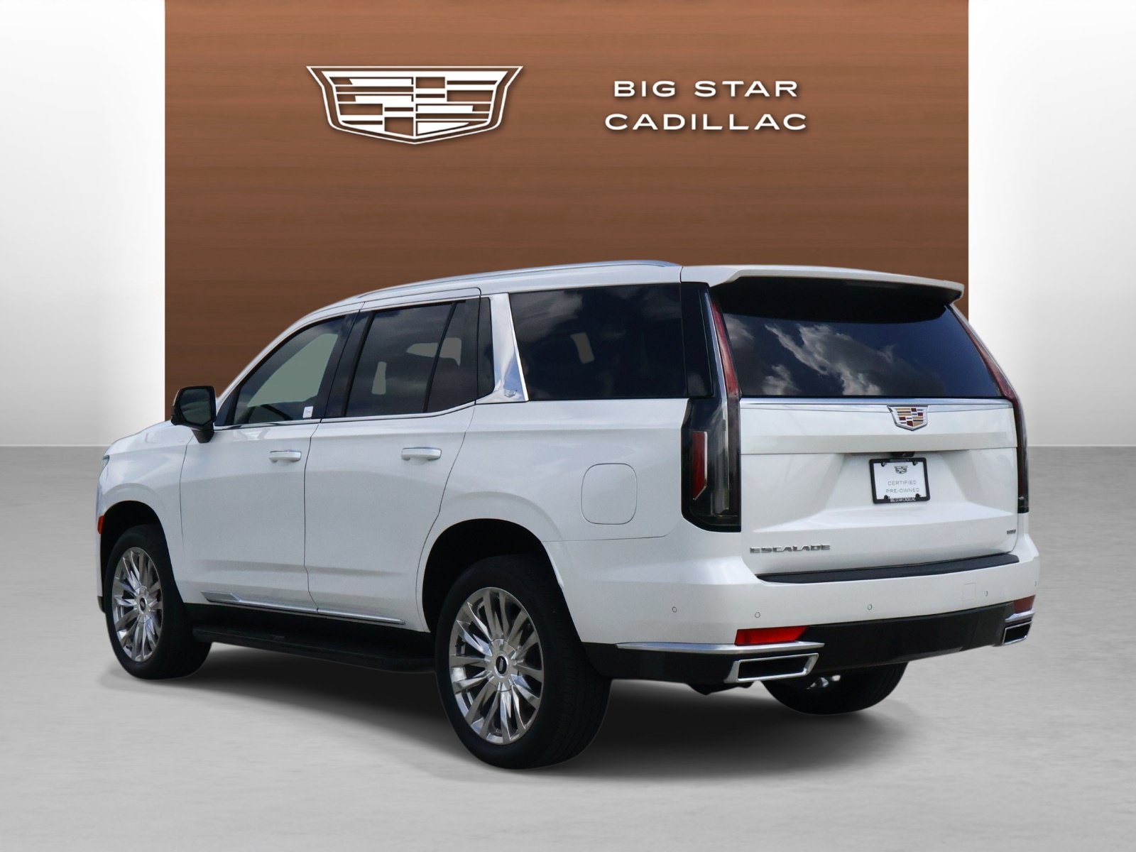 Used 2021 Cadillac Escalade Premium Luxury RWD image 3