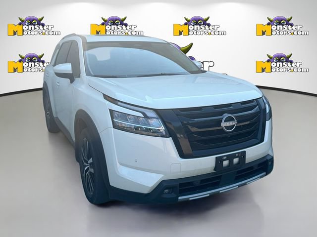 Used 2024 Nissan Pathfinder Platinum AWD/4WD image 3