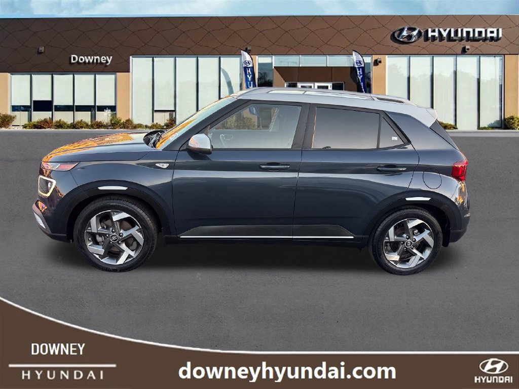 Used 2022 Hyundai Venue Limited FWD image 2