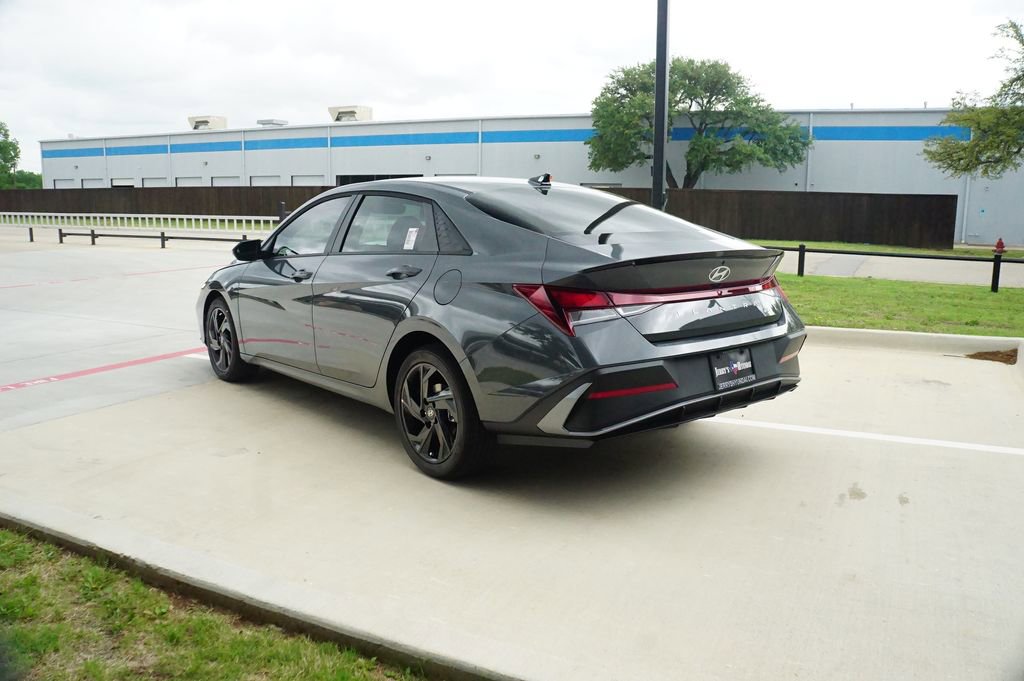 New 2026 Hyundai Elantra Sport image 5